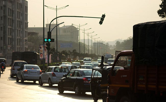 "Footfalls Down To Half Now": Mumbai Auto Dealers On Slowdown In Sector 1